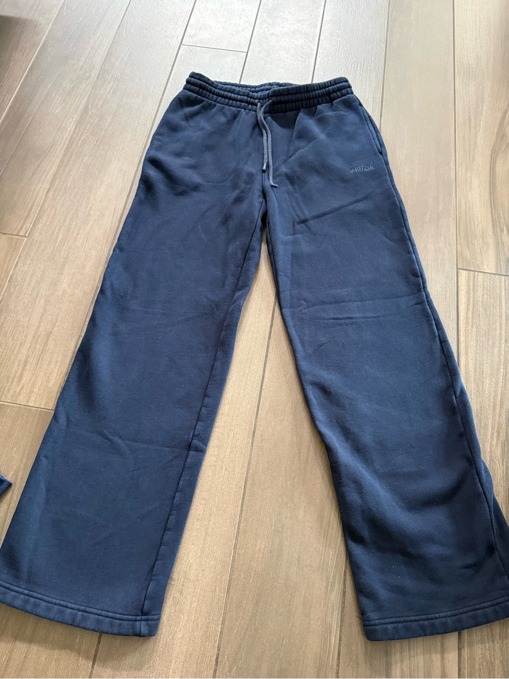 Aritzia size xs navy blue sweat pants